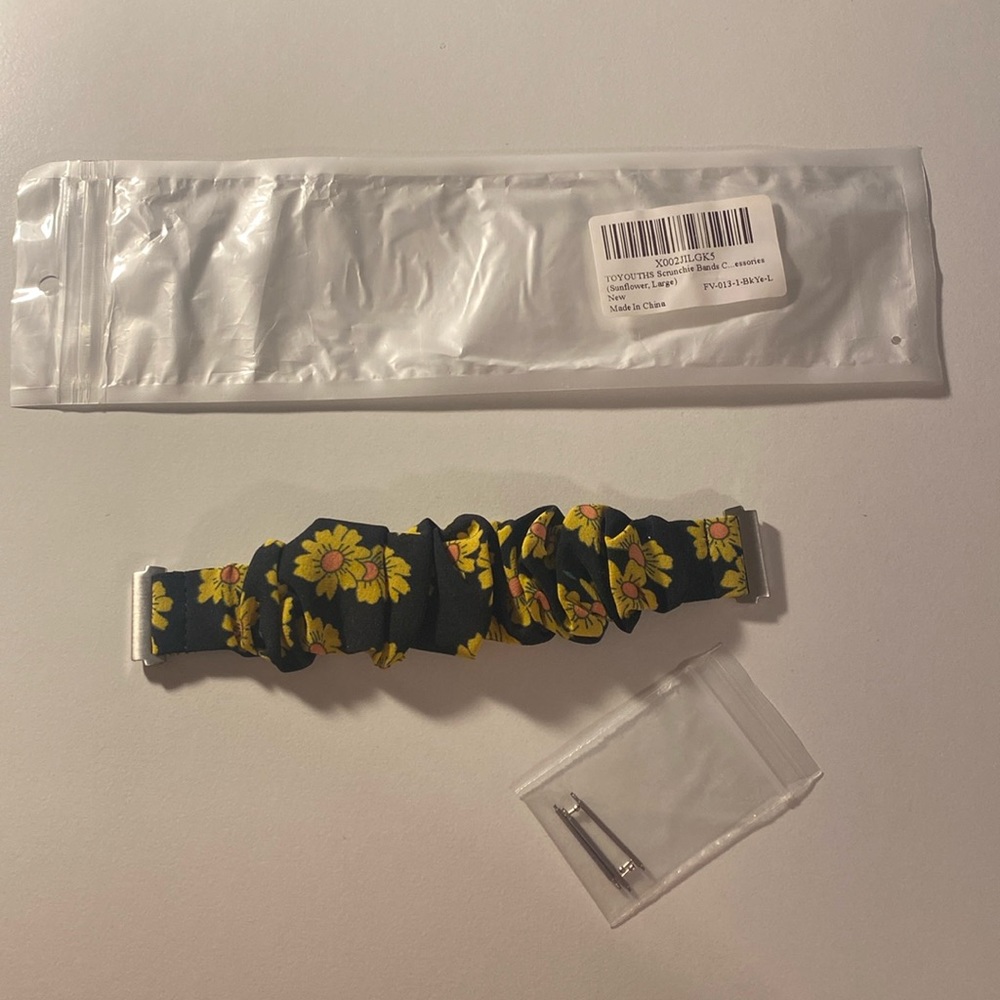 TOYOUTHS Scrunchie Band for Fitbit Versa